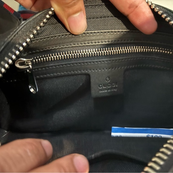 Gucci belt bag, only worn twice brand new. It’s in brand new condition. - Picture 7 of 8